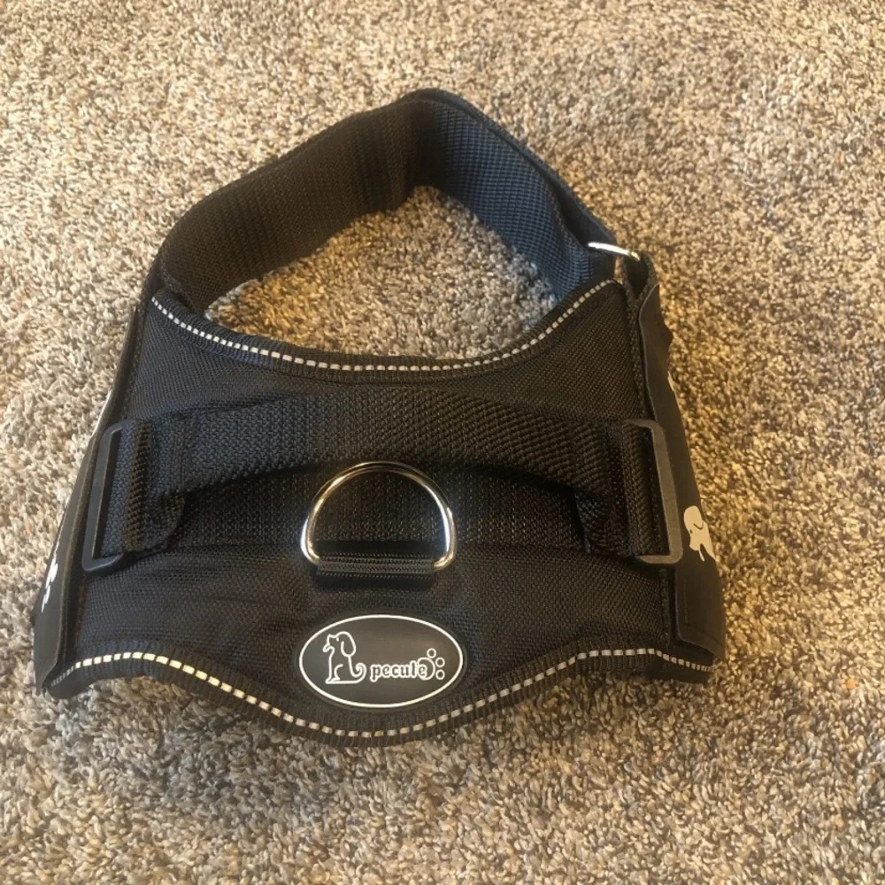 NEW Pecute Dog Training Harness Vest Size Medium Reflective No Choking, no Pull.